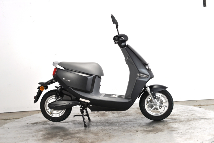 Yadea C LINE električni skuter 1200W - Image 3