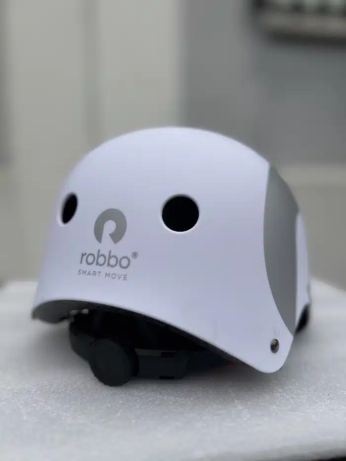 čelada robbo za električni skiro