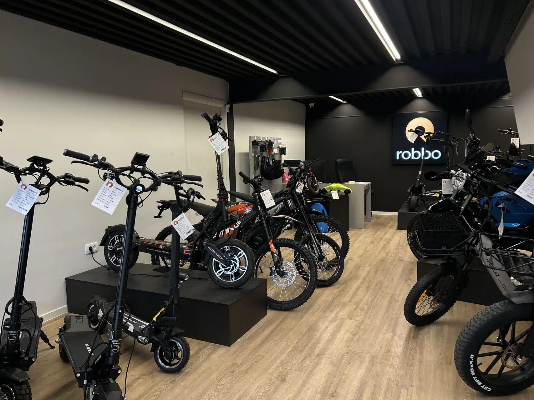 robbo salon trzin električni skiroji, e kolesa, e motorji